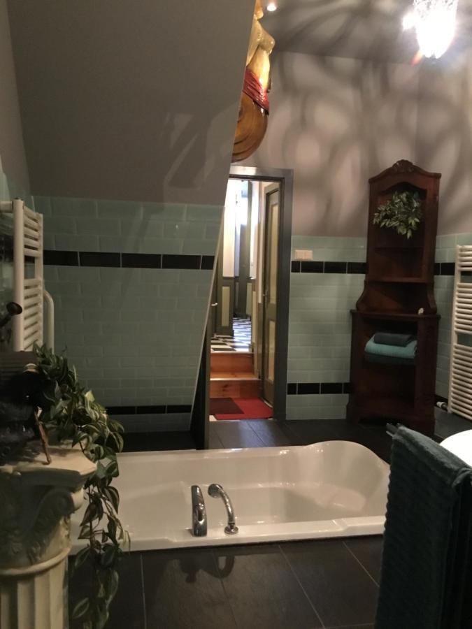 De Kapiteinshut Aan De Rivier Met Xl Ligbad En Sauna Lekkerkerk Εξωτερικό φωτογραφία